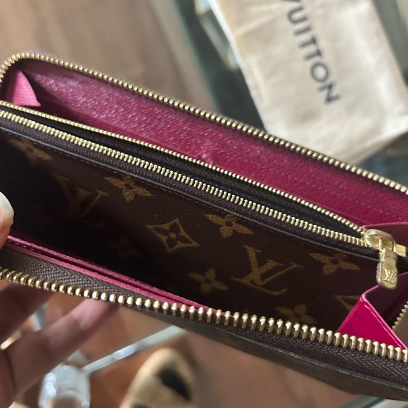 Louis Vuitton Brown and Gold Wallet - Picture 8 of 12